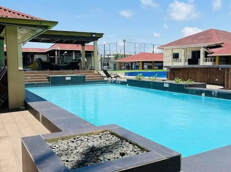 پانسیون Ocean Drive Beach Resort