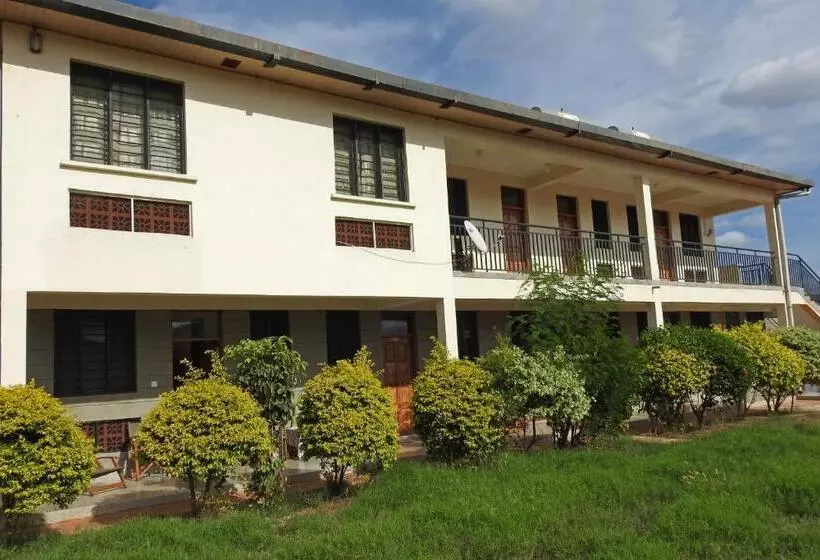 پانسیون Voi Lutheran Guesthouse
