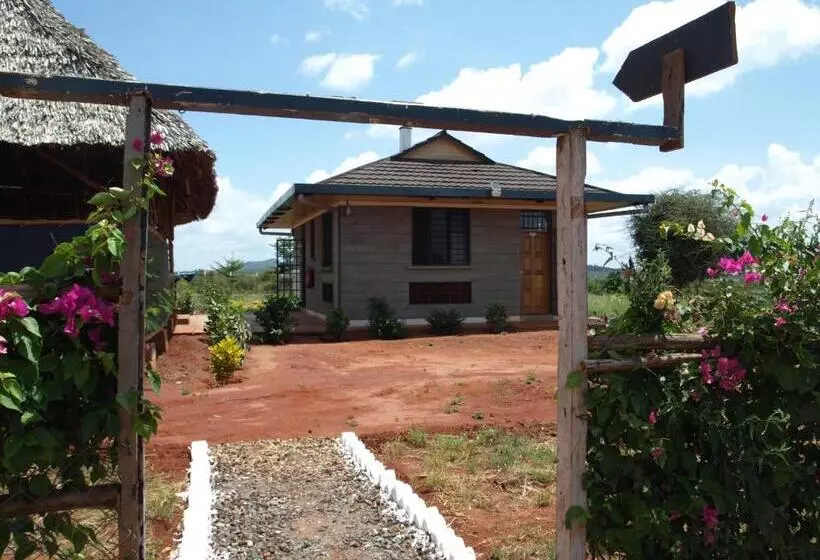 پانسیون Voi Lutheran Guesthouse