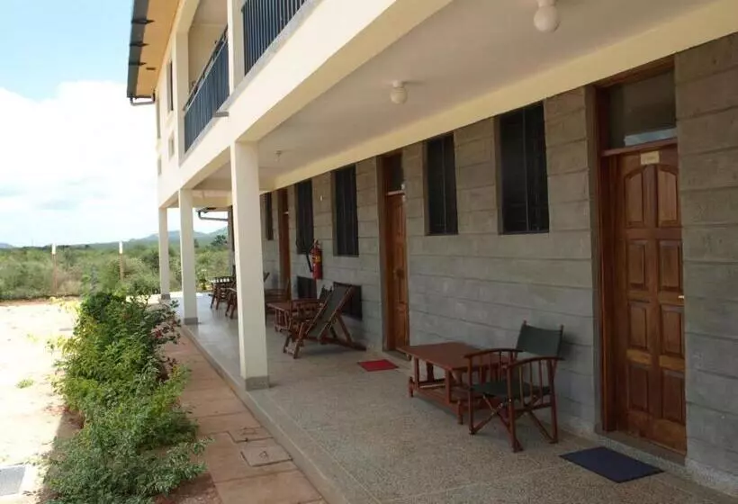 پانسیون Voi Lutheran Guesthouse