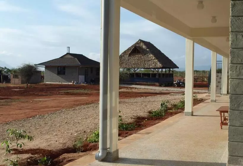 پانسیون Voi Lutheran Guesthouse