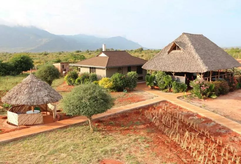 پانسیون Voi Lutheran Guesthouse