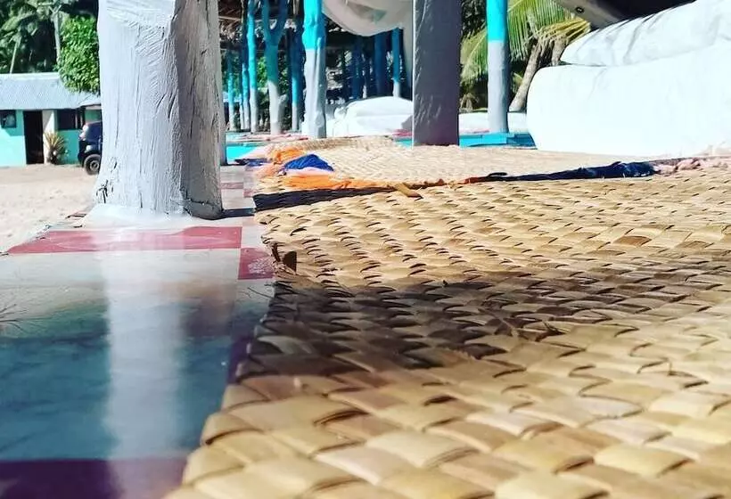 Aamiaismajoitus (B&B) Jaymy Beach Fales