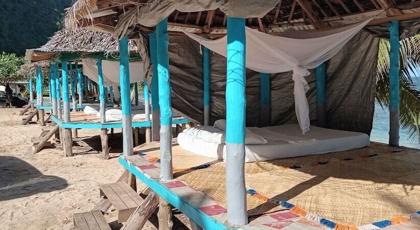 تختخواب و صبحانه Jaymy Beach Fales