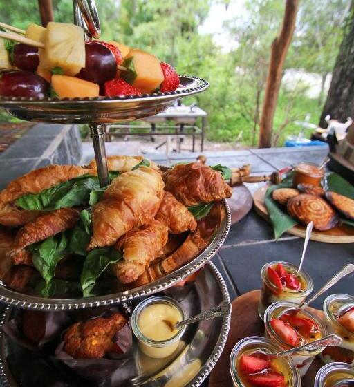 هتل Royal Chundu Island Lodge