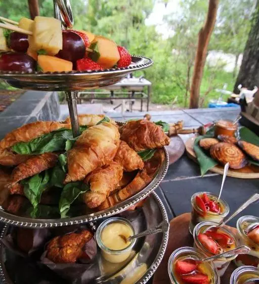 هتل Royal Chundu Island Lodge