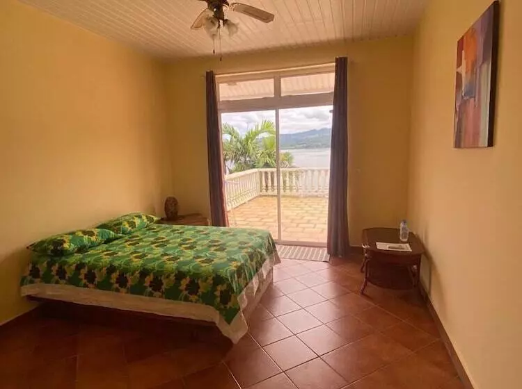 پانسیون Te Mana Lodge