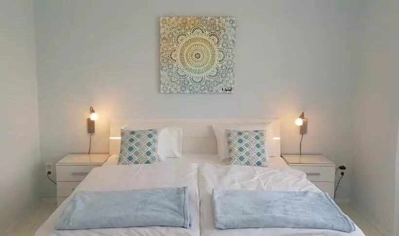 ホテル Camille Apartments