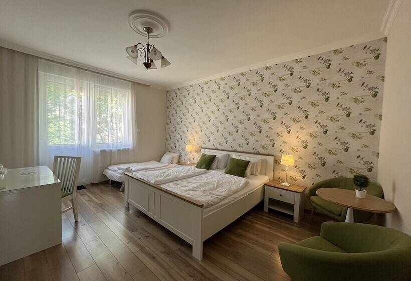 Отель Camille Apartments