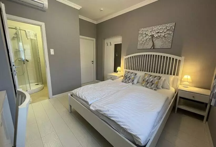 ホテル Camille Apartments