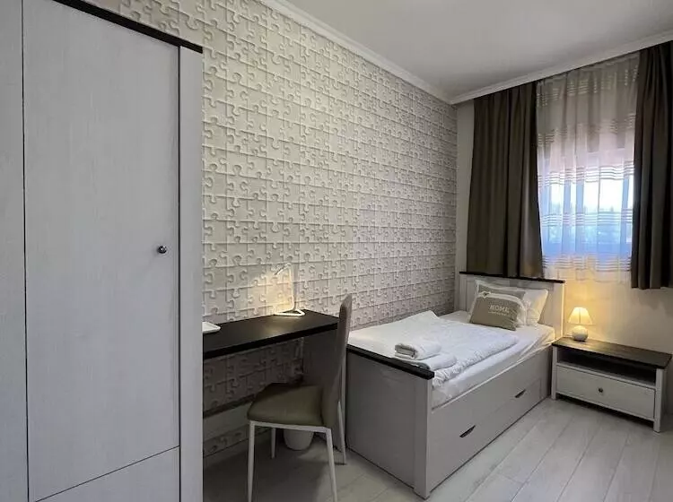 ホテル Camille Apartments