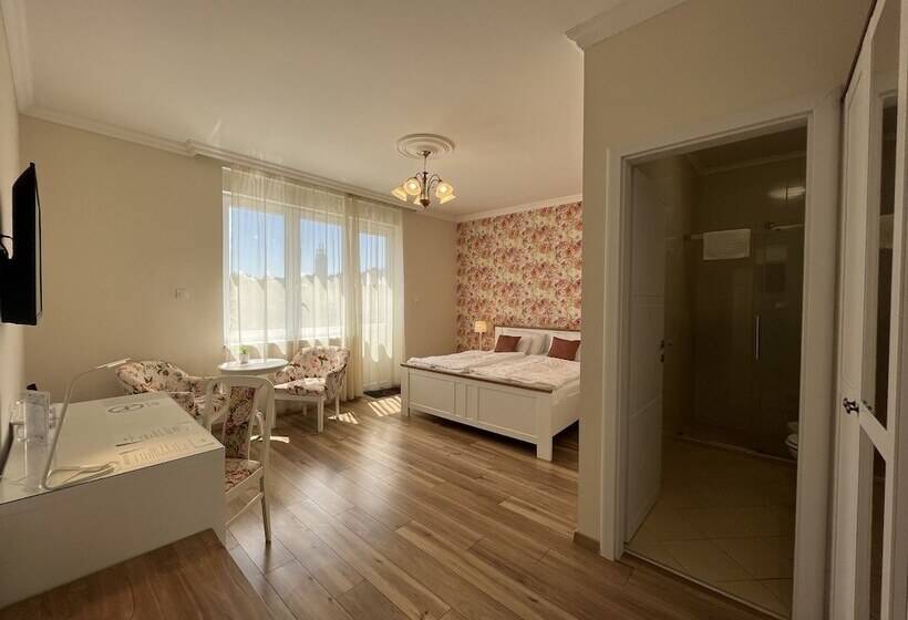 Отель Camille Apartments