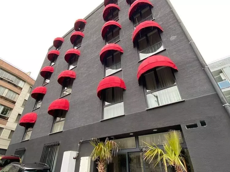 Hotel Pars Suites