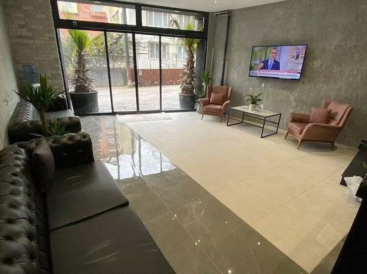 Hotel Pars Suites