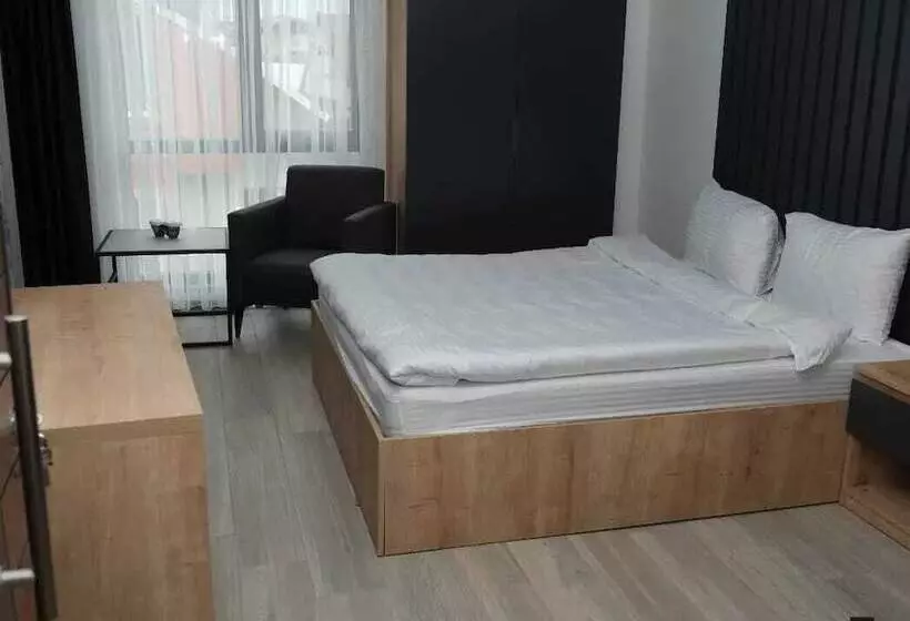 Hotel Pars Suites