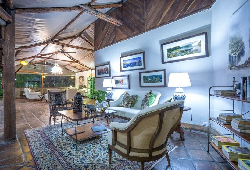 Hotel Tintswalo Siankaba