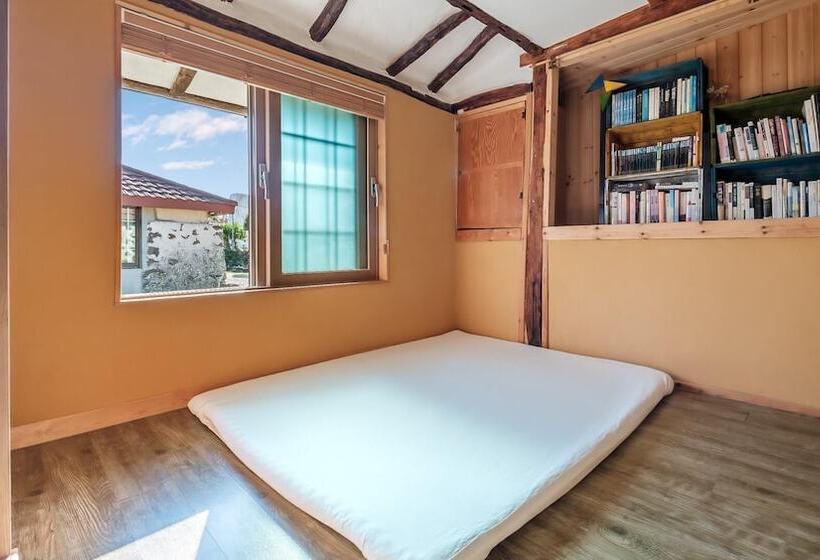 Jeju Motungedoljib Dogchaepension