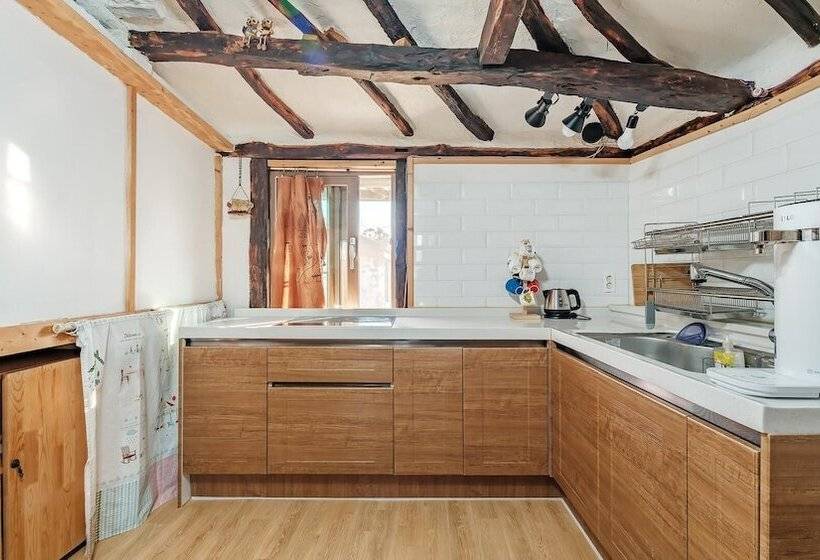 Jeju Motungedoljib Dogchaepension