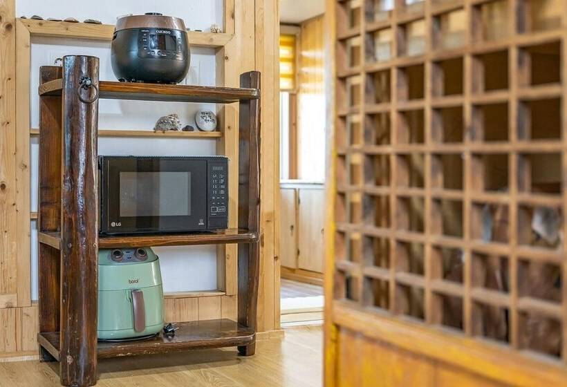 Jeju Motungedoljib Dogchaepension