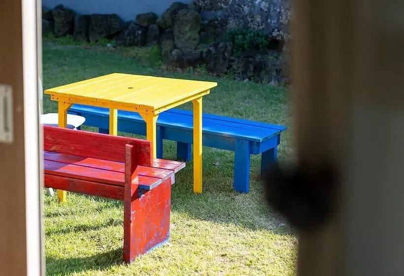 Jeju Motungedoljib Dogchaepension