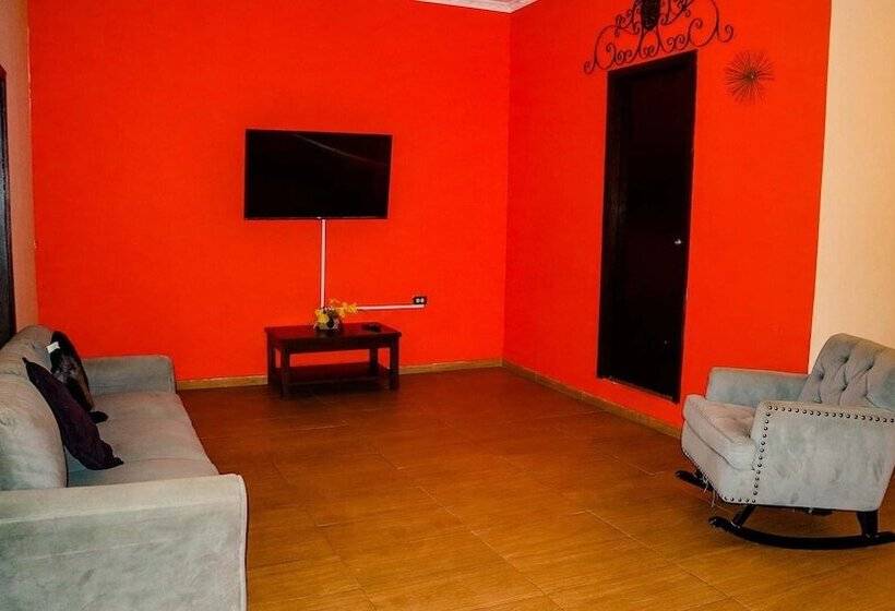 پانسیون Quinta Sunset