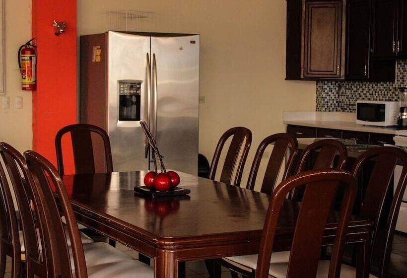 پانسیون Quinta Sunset