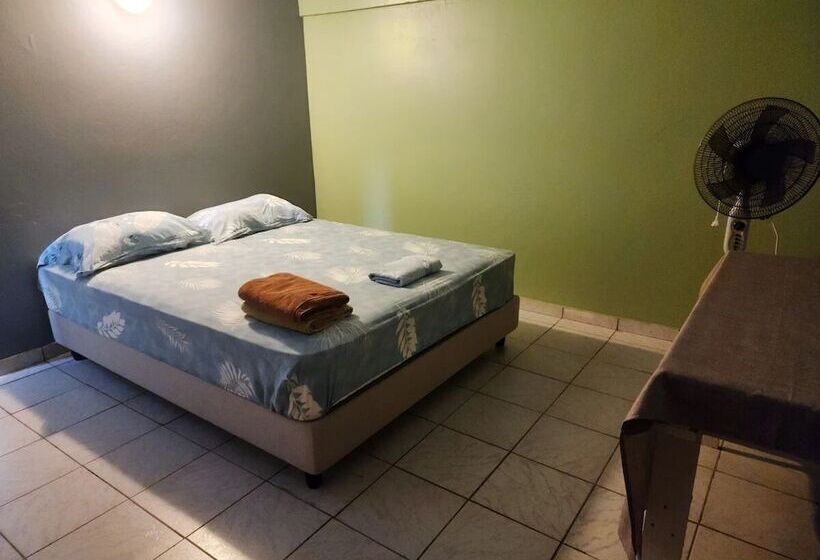 پانسیون Villa De La Baie