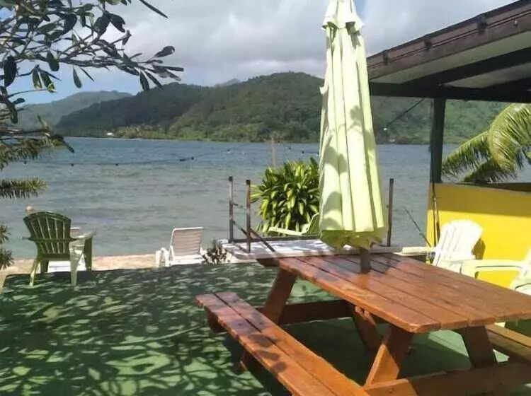 پانسیون Villa De La Baie