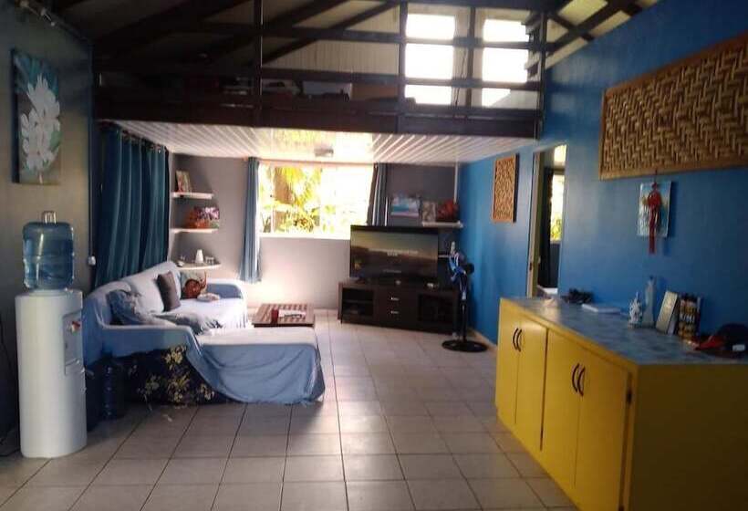 پانسیون Villa De La Baie