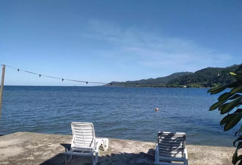 پانسیون Villa De La Baie