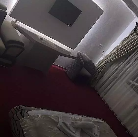 Rey Hotel & Restorant