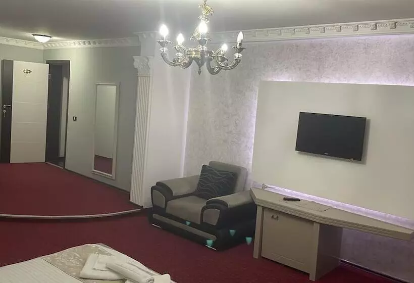 Rey Hotel & Restorant