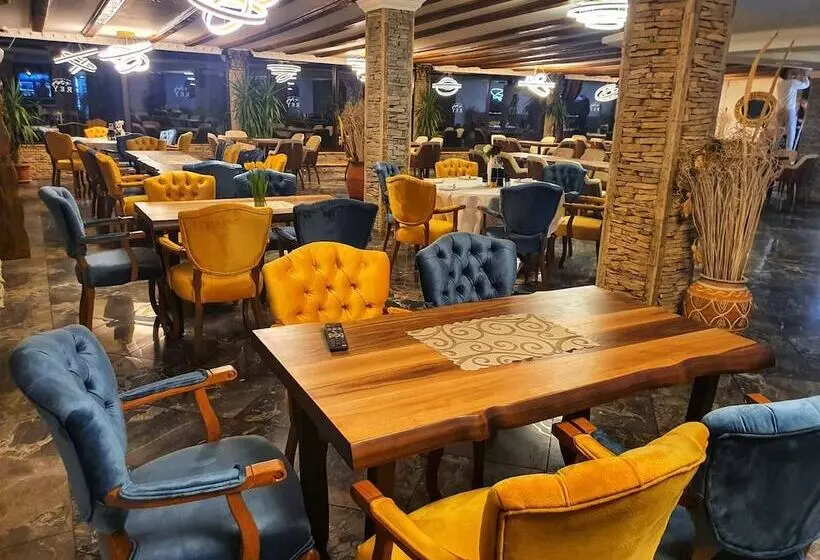 Rey Hotel & Restorant