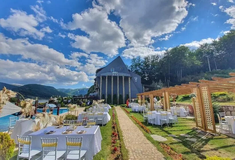 Rey Hotel & Restorant