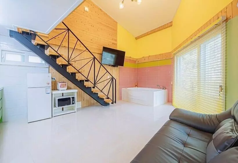 Romain Pension