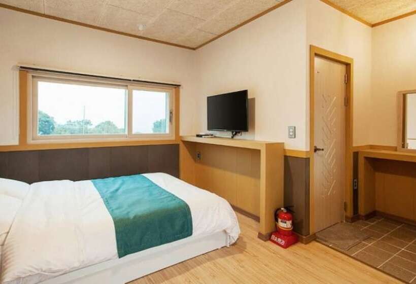 Seogwipo Bogeumji Pension