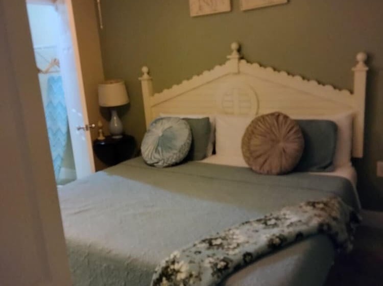 Tropical Enchanted Oaks Villa