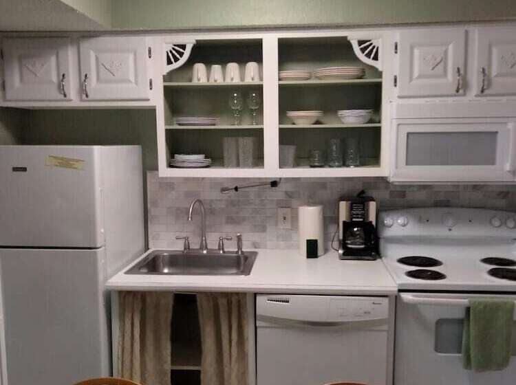 Tropical Enchanted Oaks Villa