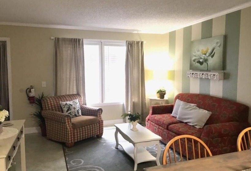 Tropical Enchanted Oaks Villa