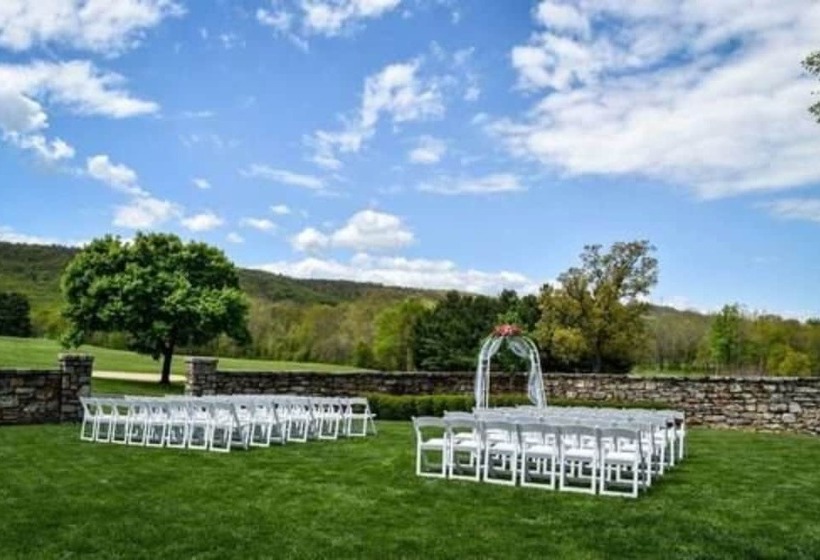 住宿加早餐  Inn At Evergreen