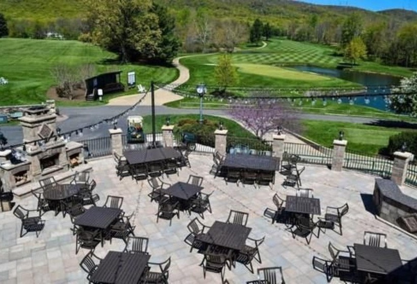 住宿加早餐  Inn At Evergreen