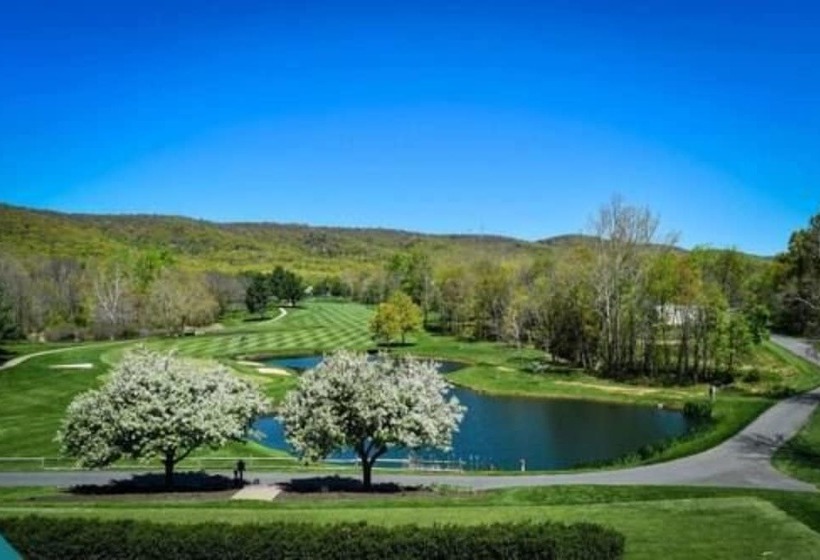 住宿加早餐  Inn At Evergreen