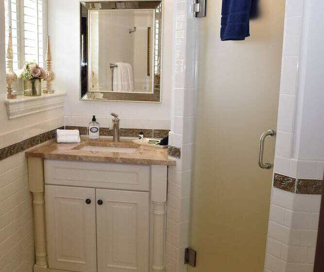 住宿加早餐  Inn At Evergreen