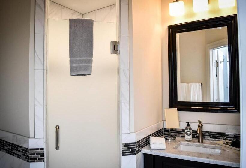 住宿加早餐  Inn At Evergreen