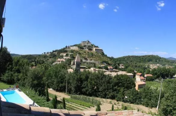 Aamiaismajoitus (B&B) Les Cabanes En Provence