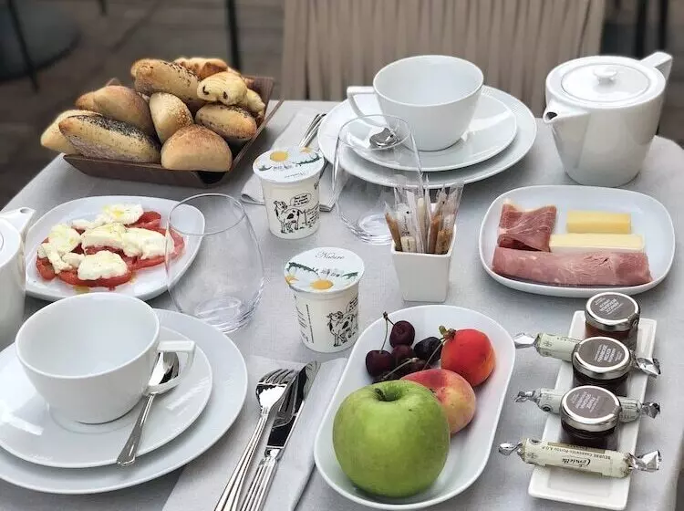 هتل Boutique Hôtel Des Remparts & Spa