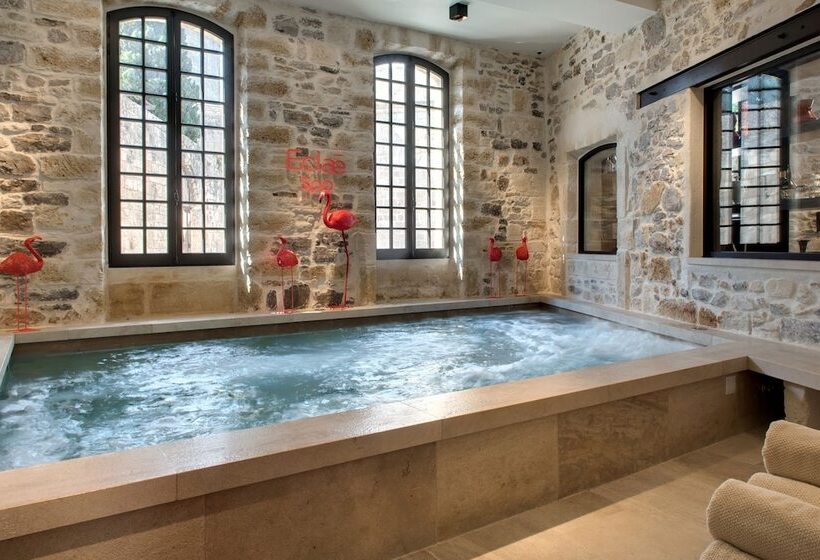 هتل Boutique Hôtel Des Remparts & Spa