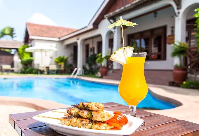 Hotel Mahogany Lodge, Cantonments