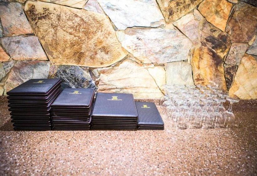 Hotel Mahogany Lodge, Cantonments