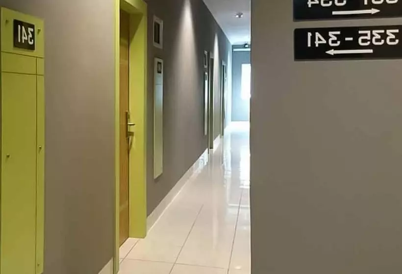 ホテル Wisma Sederhana Mitra Reddoorz
